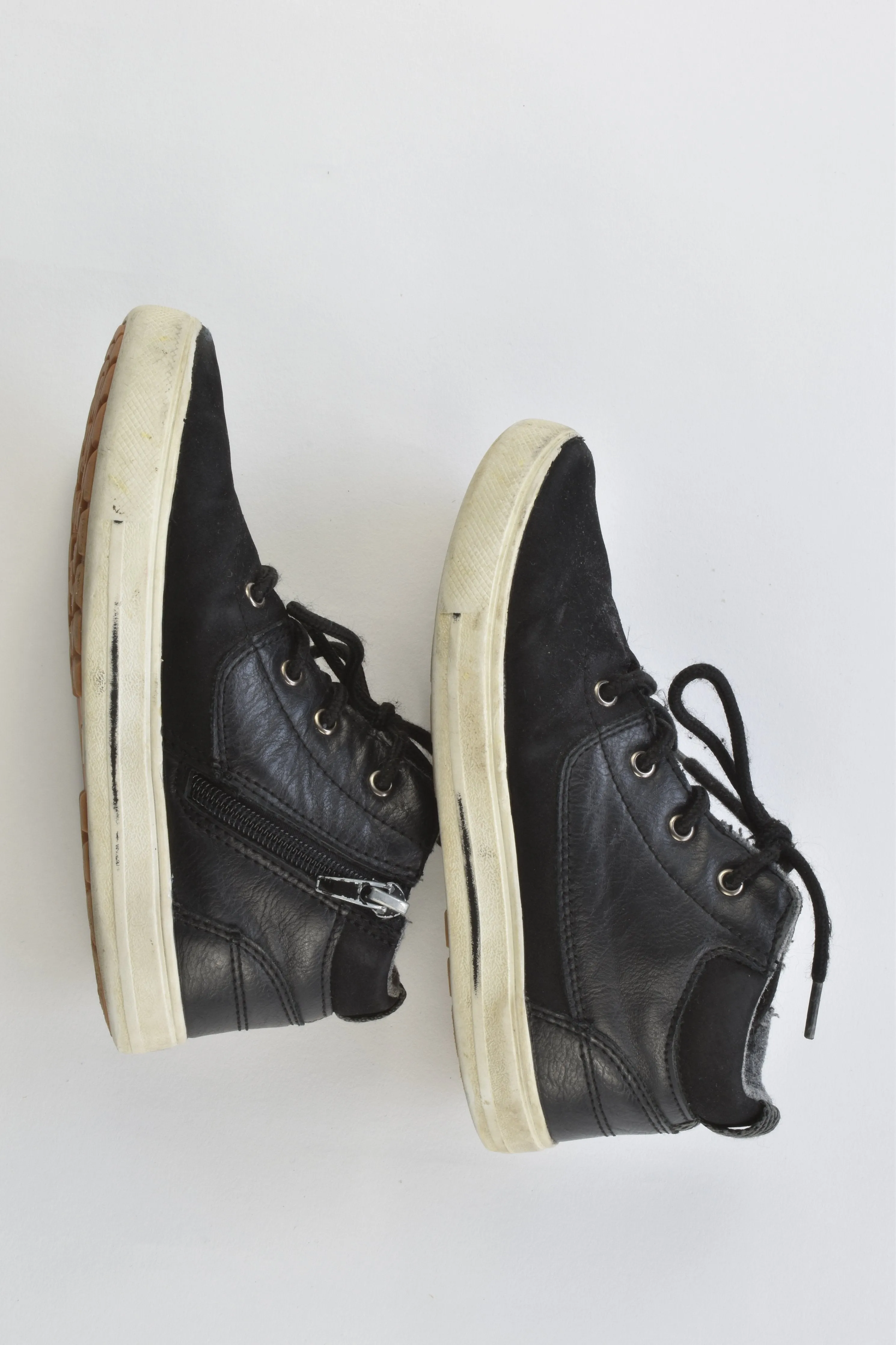 Betts Size 11 Shoes