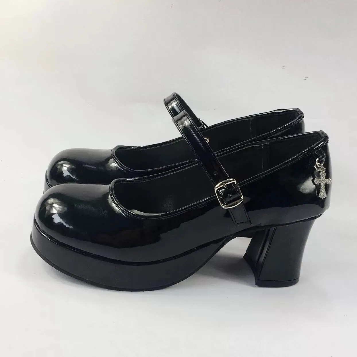 (BFM)Antaina~Punk Lolita Heels Shoes Metal Cross Horseshoe Heel Shoes