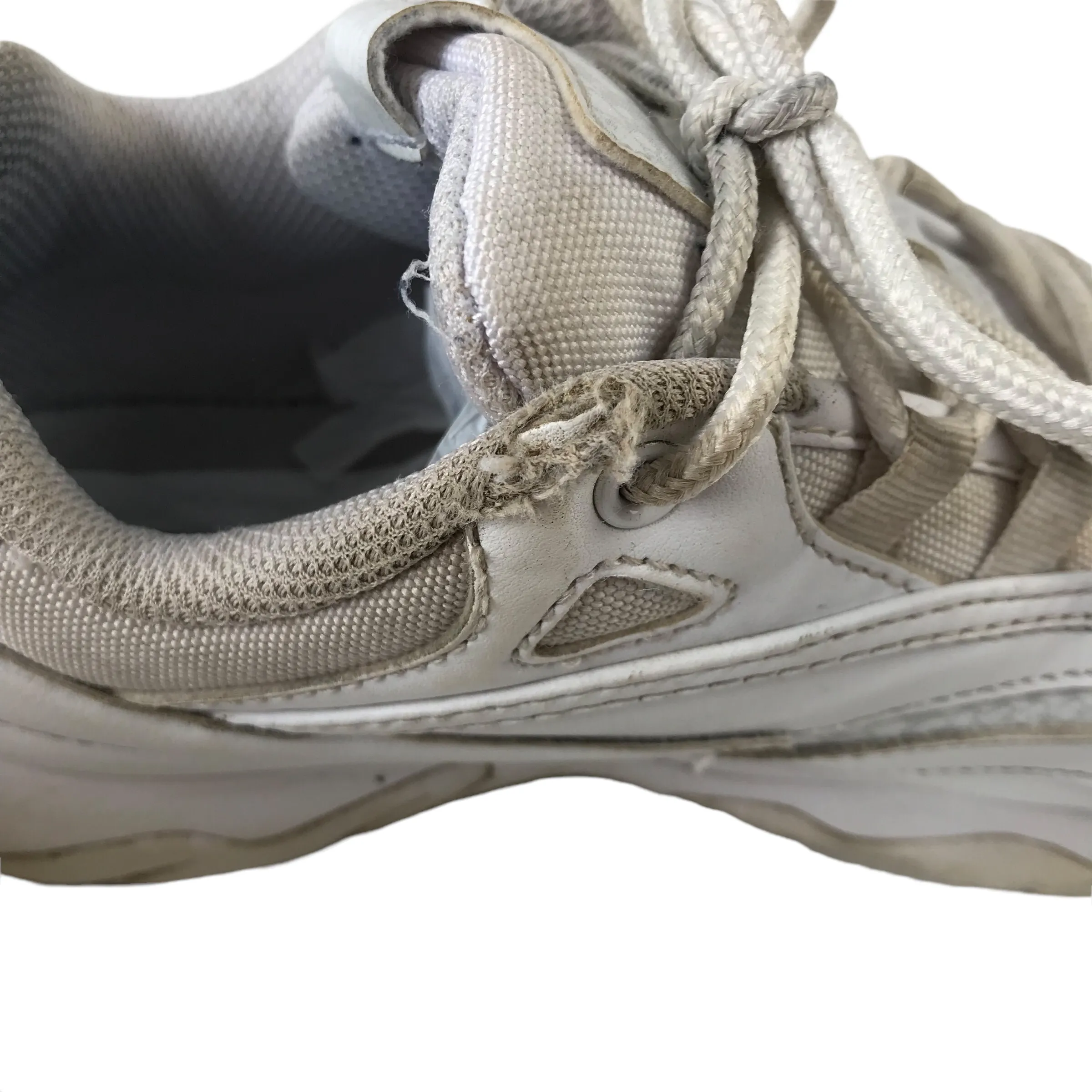Fila trainers shoe size UK 5 white with laces