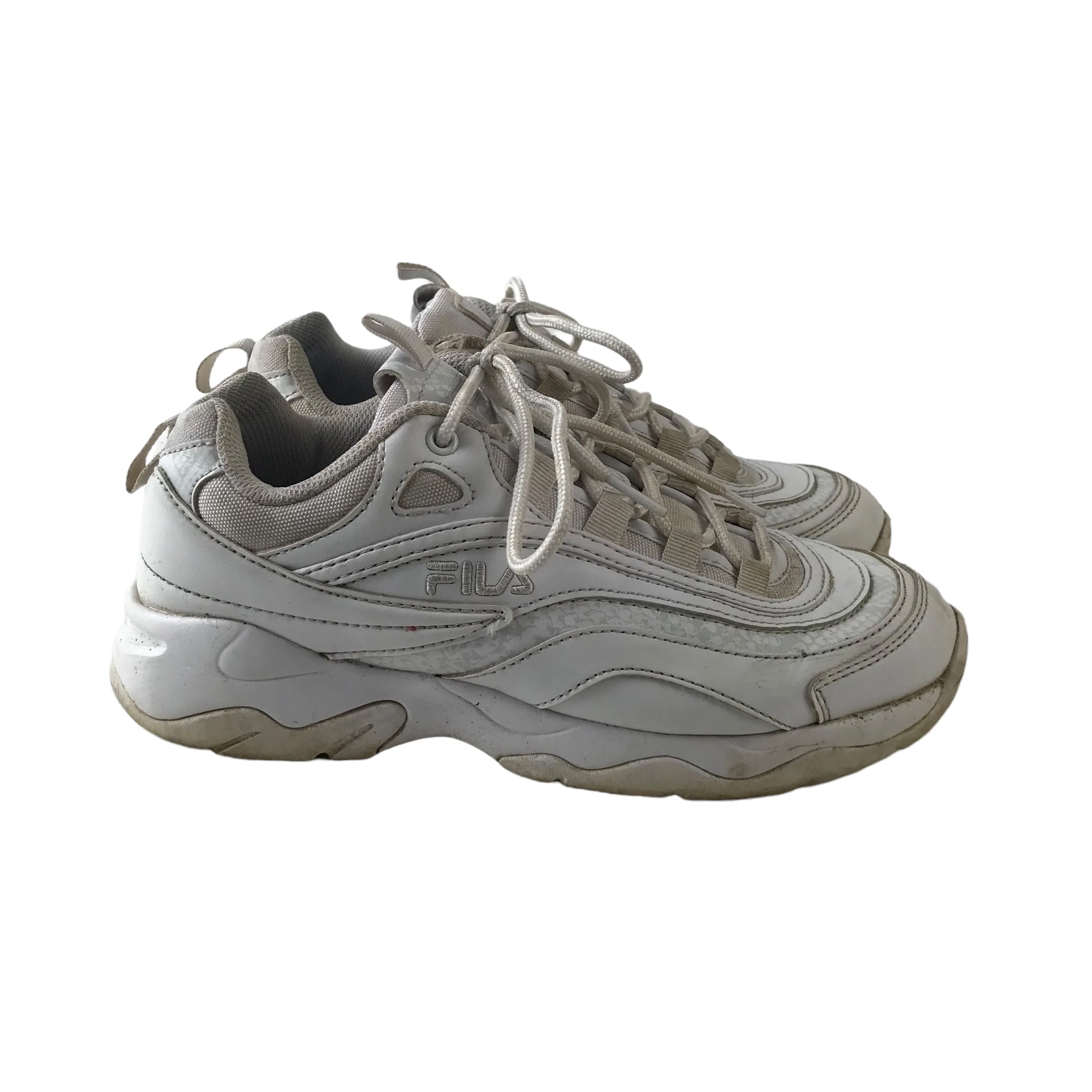 Fila trainers shoe size UK 5 white with laces