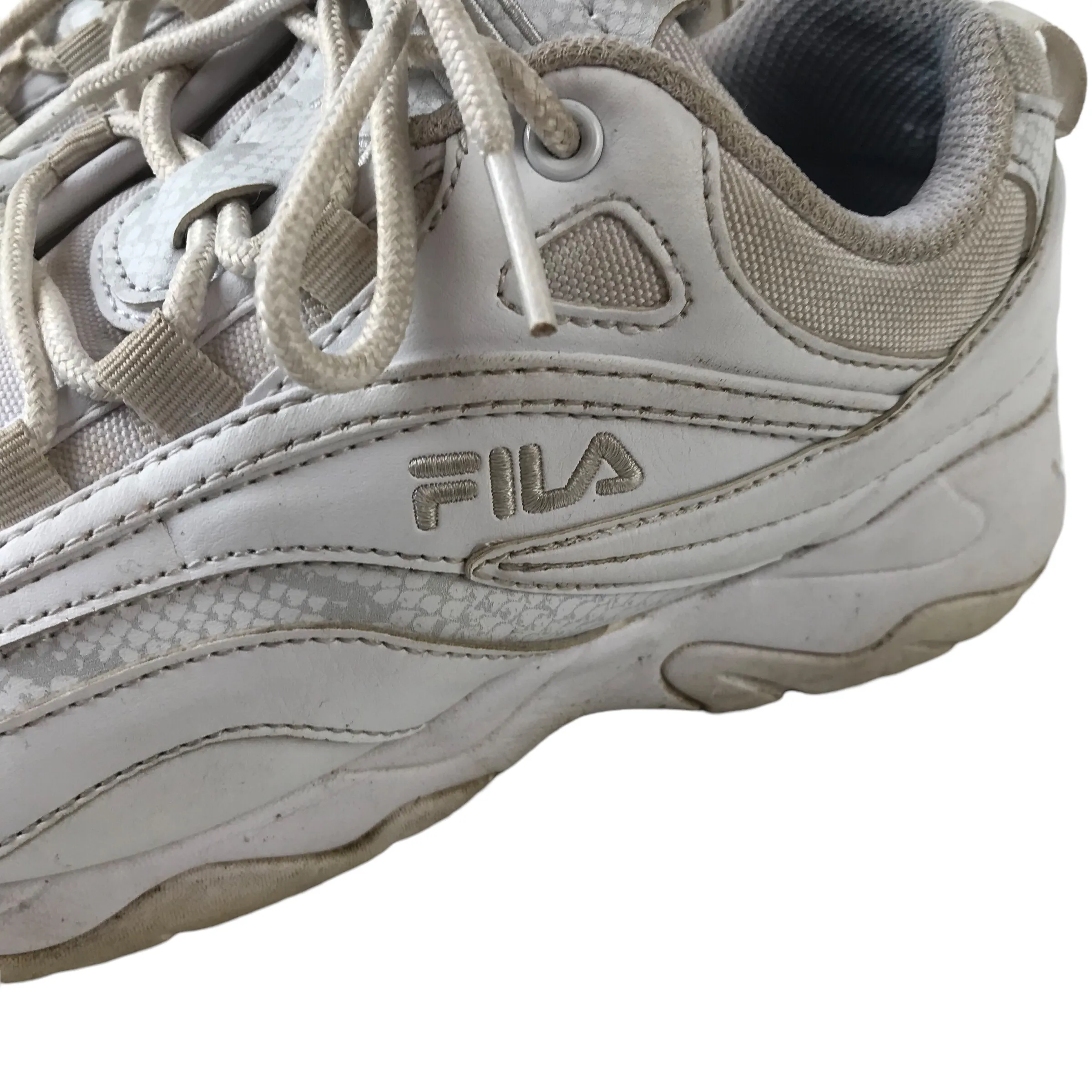 Fila trainers shoe size UK 5 white with laces