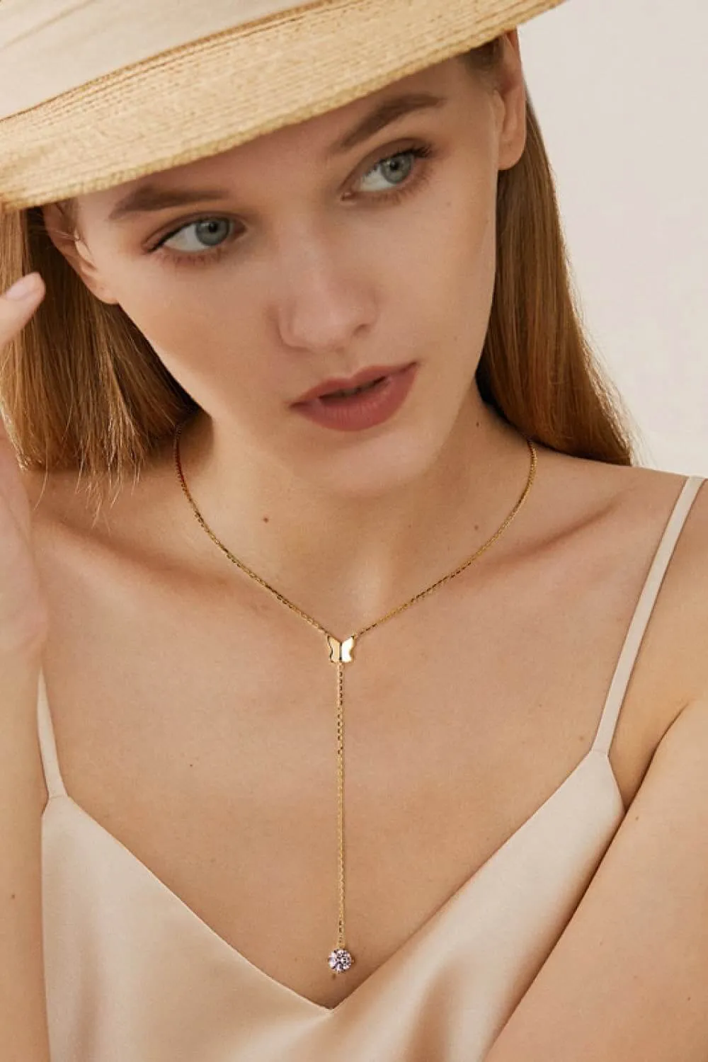 THE MAE 1 Carat Moissanite 925 Sterling Silver Necklace